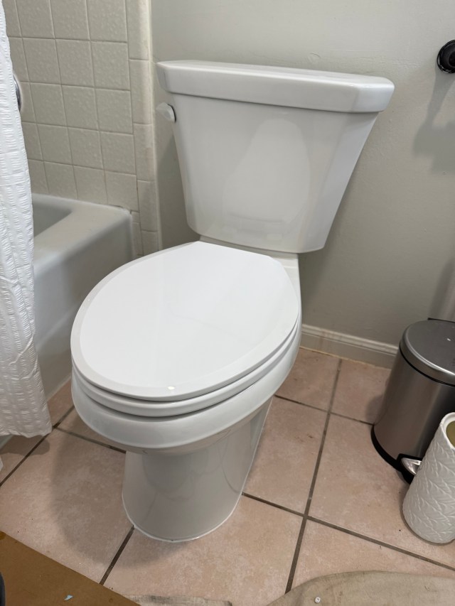 Brand new toilet installed with a new flange and wax seal by Bear’s Plumbing in Spring, Texas for a secure, leak-free bathroom.